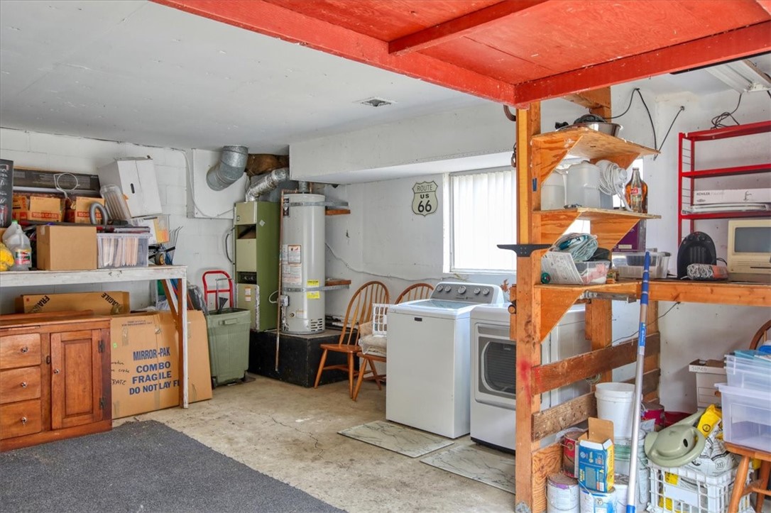 910 Sheffield Street Cambria, CA 93428 - Photo 27 of 29 a utility room with dryer and washer