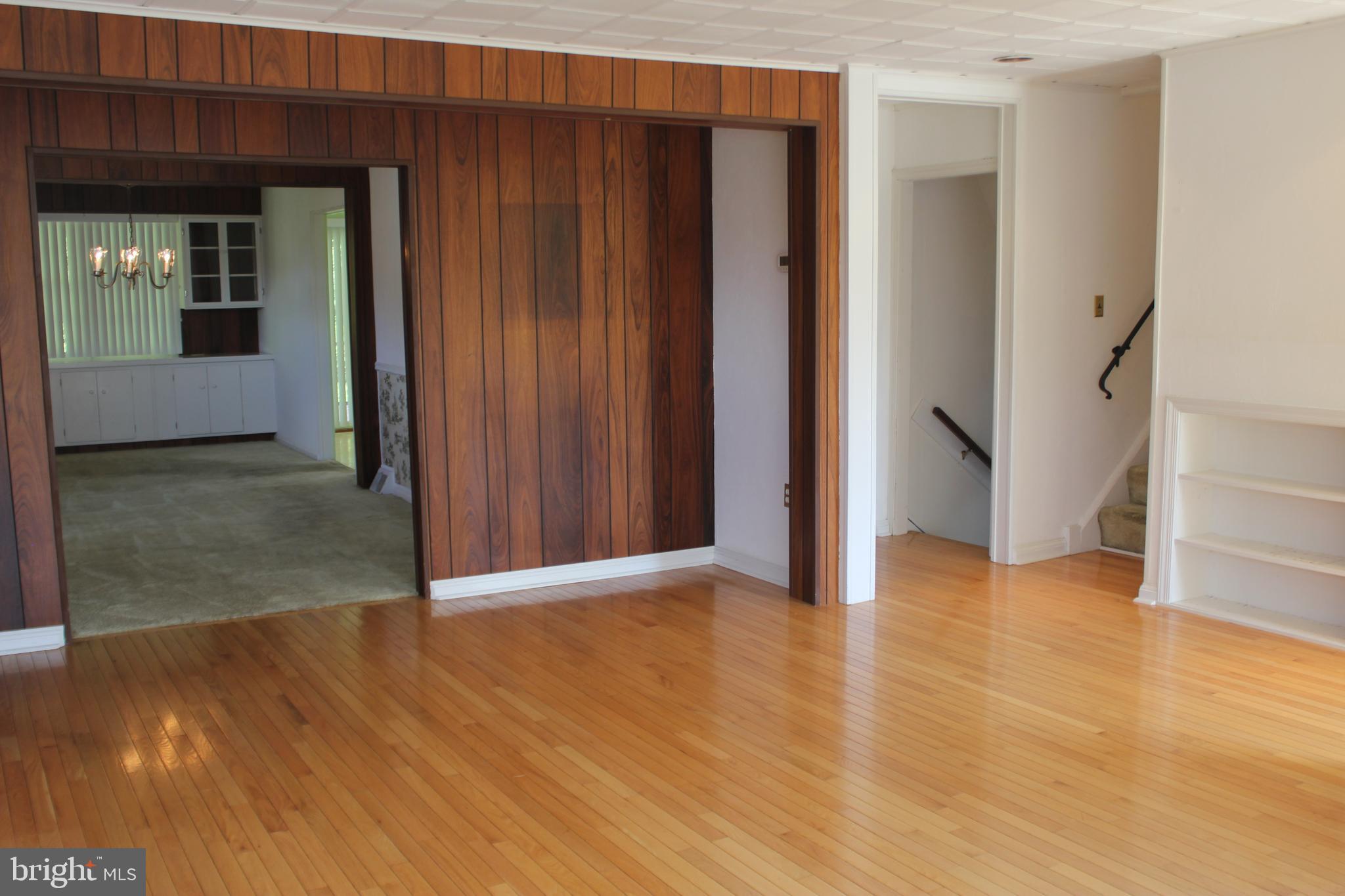 431 Hightop Road West Chester, PA 19380 - Photo 5 of 27 Living Room