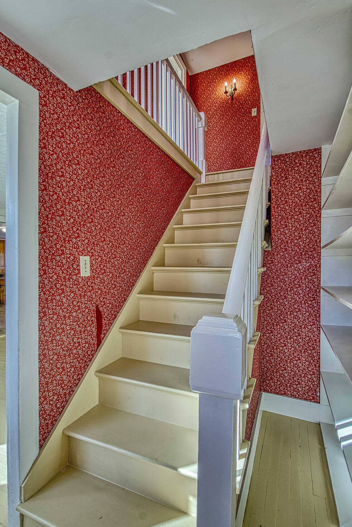 202 Hinckley Ridge Road Blue Hill, ME 04614 - Photo 19 of 36 202 Hinkley Ridge Entryway Stairwell