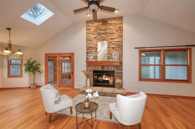 $485,000 | 2S724 Oakwood Terrace, Elburn, IL 60119