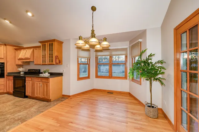 $485,000 | 2S724 Oakwood Terrace, Elburn, IL 60119