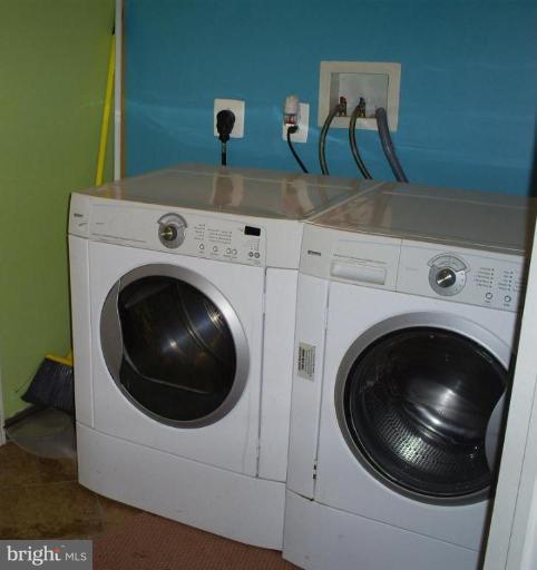 18302 Tapwood Road Boyds, MD 20841 - Photo 5 of 15 Laundry Area 1