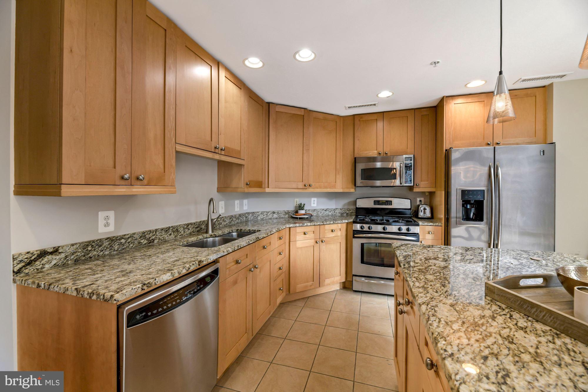 11990 Market Street, Unit 611 Reston, VA 20190 - Photo 13 of 50 Eat-In Kitchen