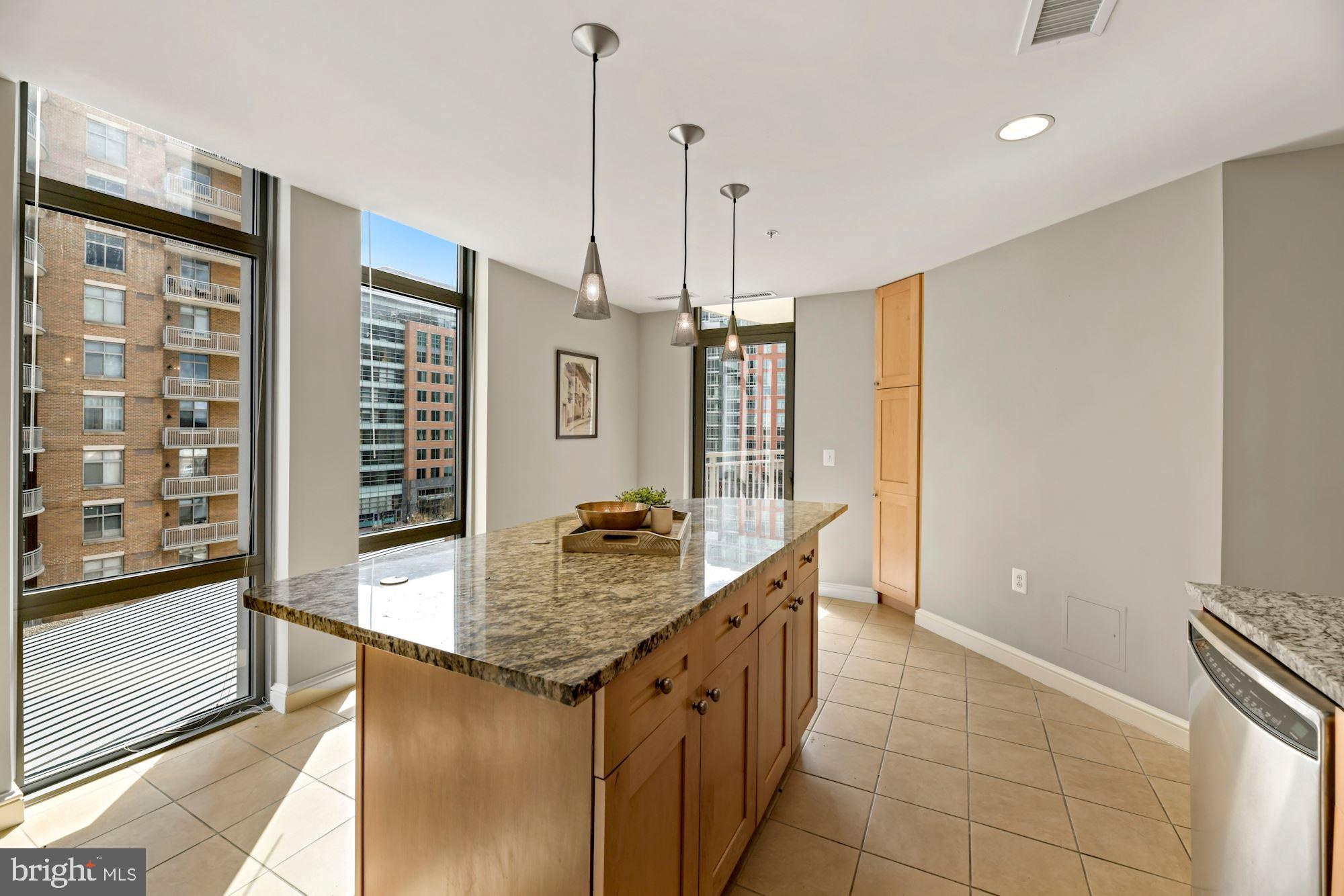 11990 Market Street, Unit 611 Reston, VA 20190 - Photo 14 of 50 Eat-In Kitchen