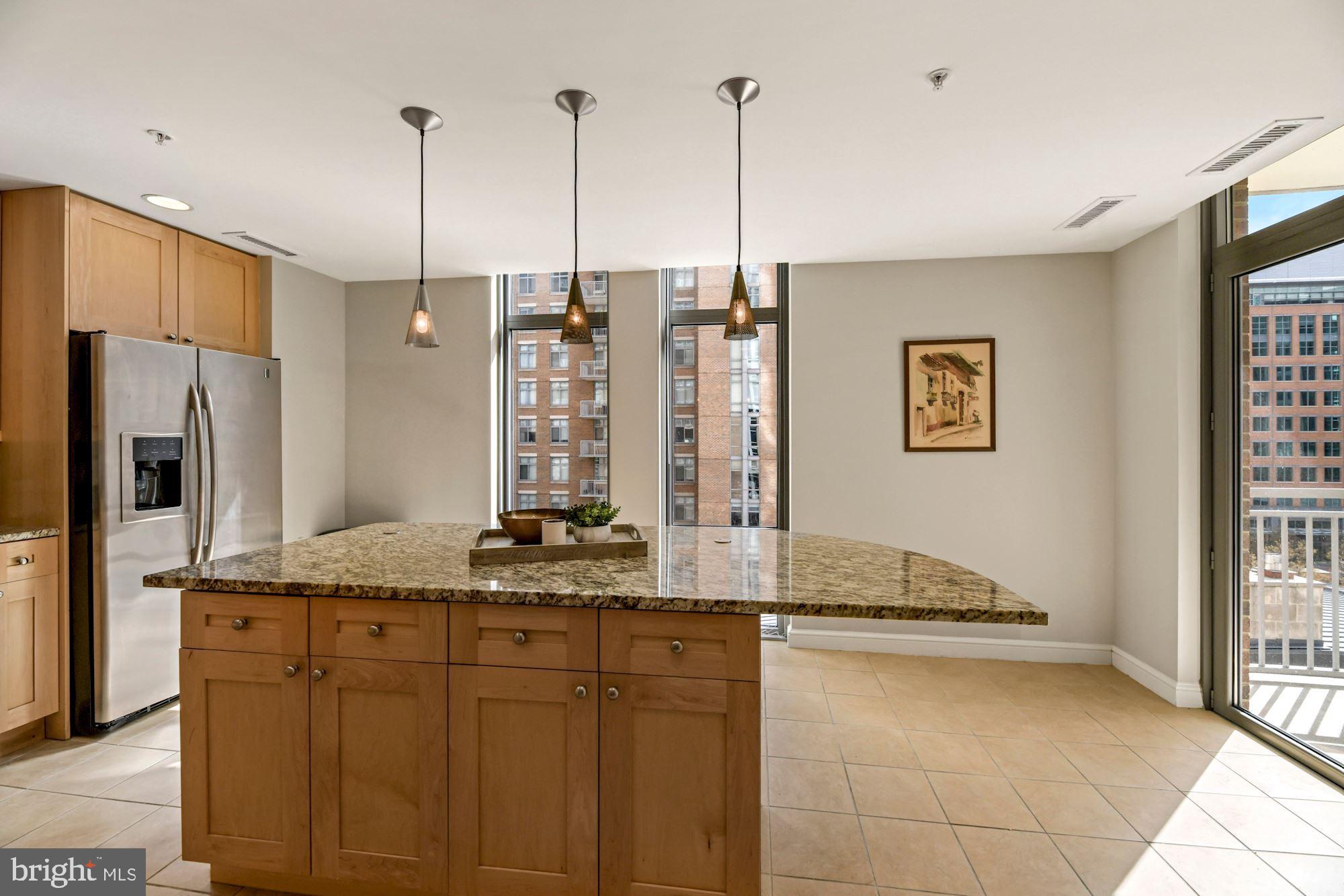 11990 Market Street, Unit 611 Reston, VA 20190 - Photo 15 of 50 Eat-In Kitchen