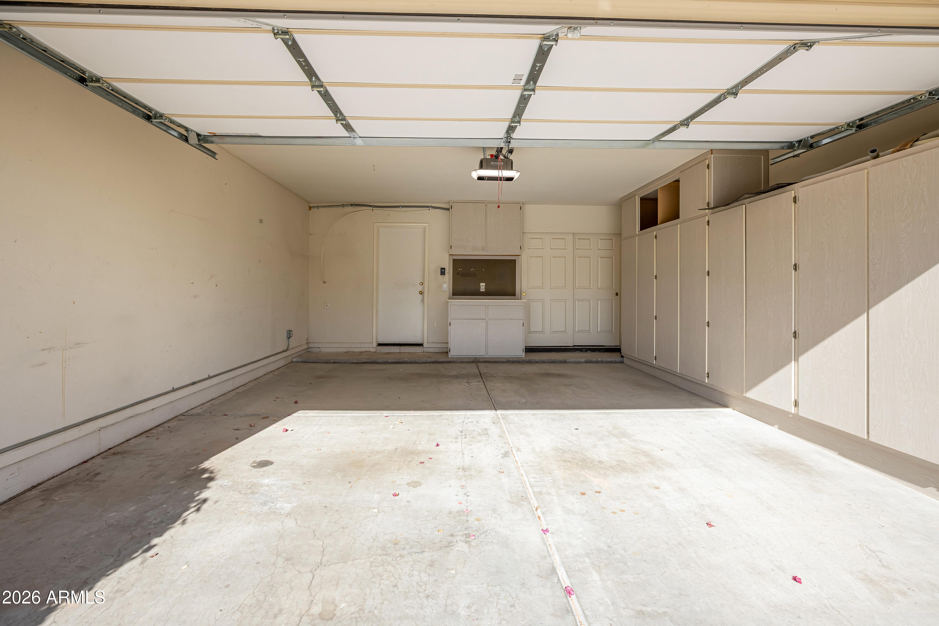 4610 East Monte Way Phoenix, AZ 85044 - Photo 29 of 44 a view of a garage