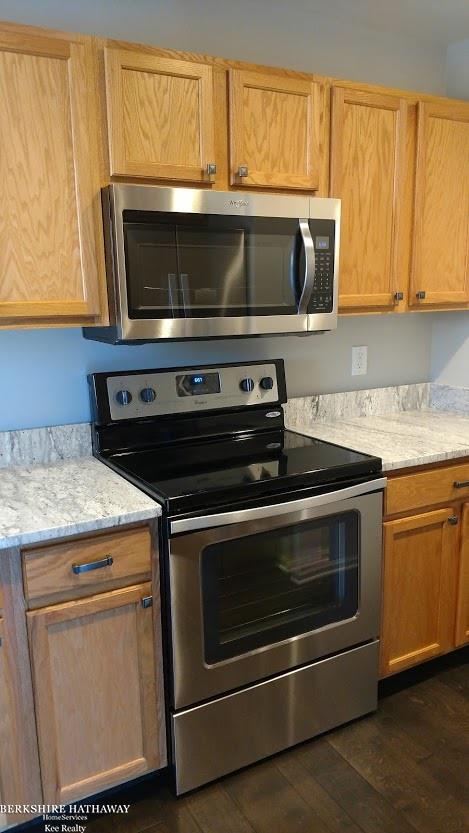 1752 Flagstone Circle Rochester, MI 48307 - Photo 18 of 35 50036577-17.JPG