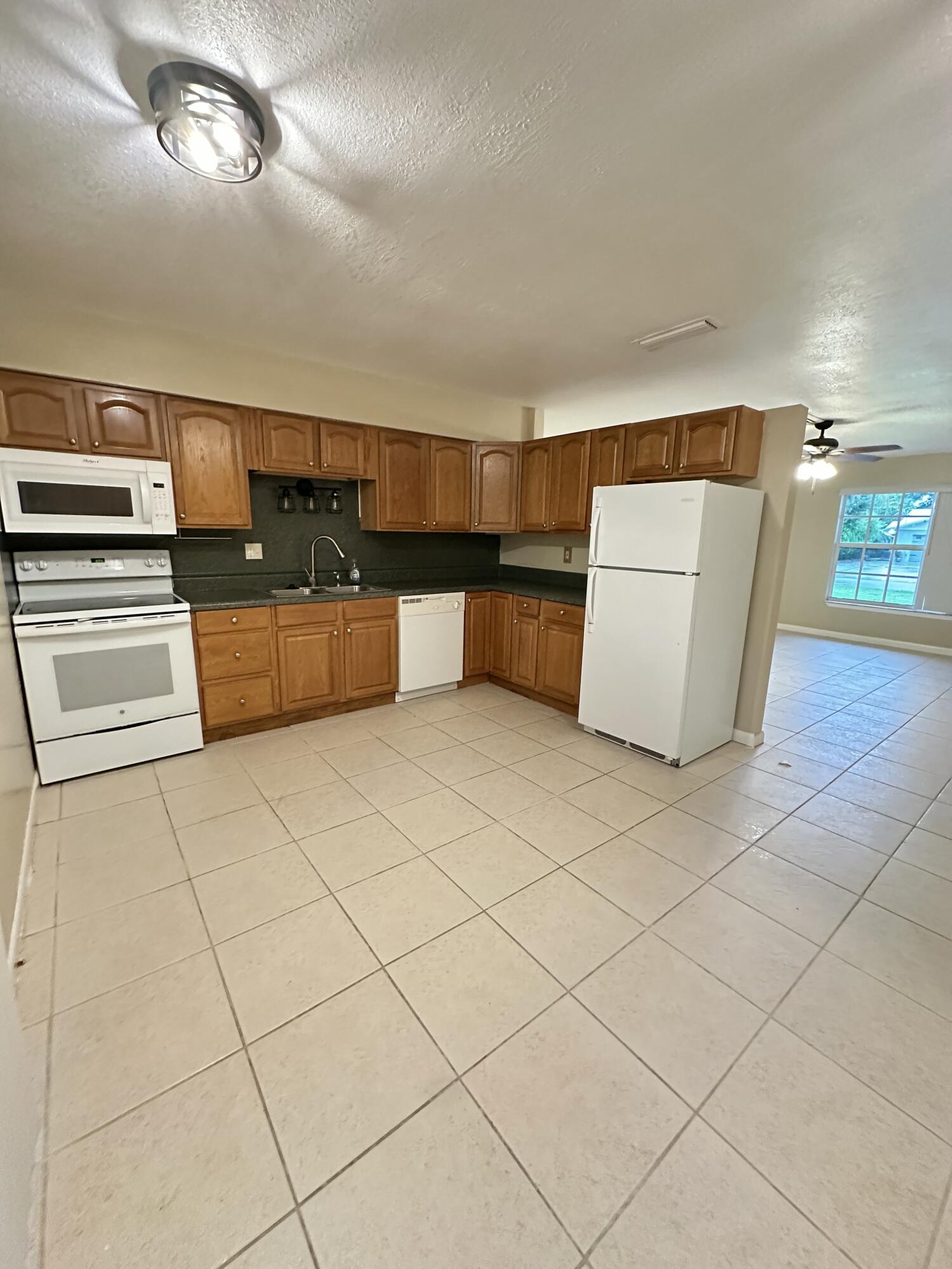 8206 Bayard Road Fort Pierce, FL 34951 - Photo 18 of 51 IMG_0943 3