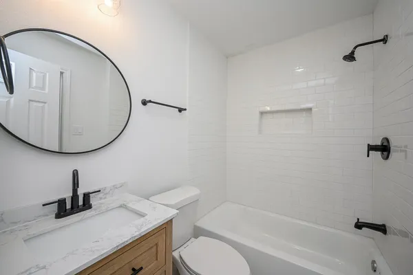 $2,150 | 4710 Hershe Street, Houston, TX 77020