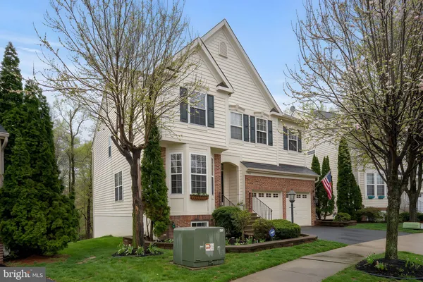 $800,000 | 2636 Cast Off Loop, Woodbridge, VA 22191