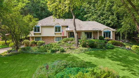 $1,395,000 | 18864 Heathcote Drive, Deephaven, MN 55391