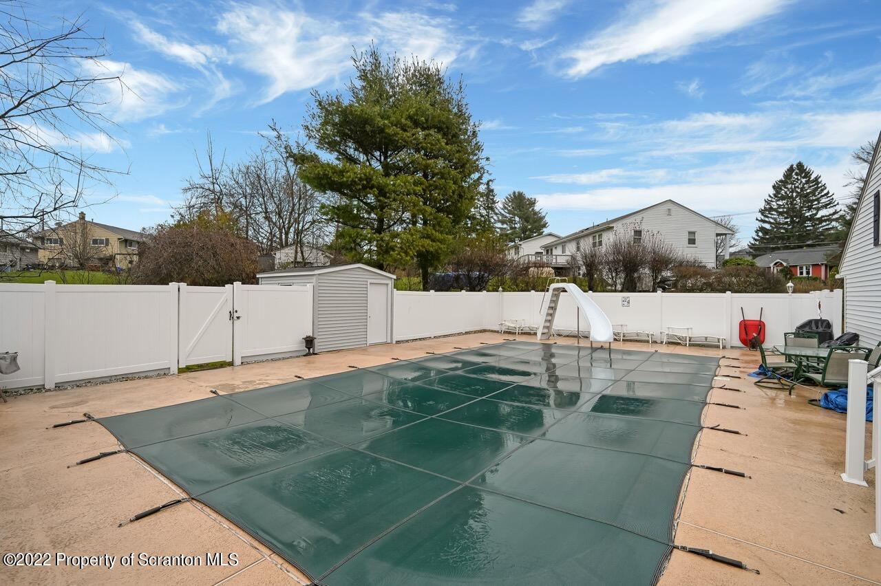 807 Layton Road Clarks Summit, PA 18411 - Photo 6 of 73