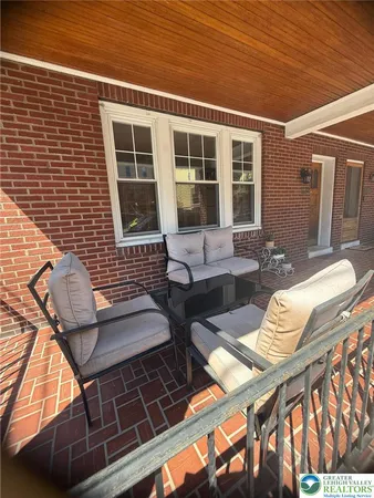 $1,800 | 1132 Mahantongo Street, Pottsville, PA 17901
