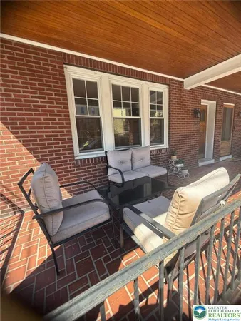 $1,800 | 1132 Mahantongo Street, Pottsville, PA 17901
