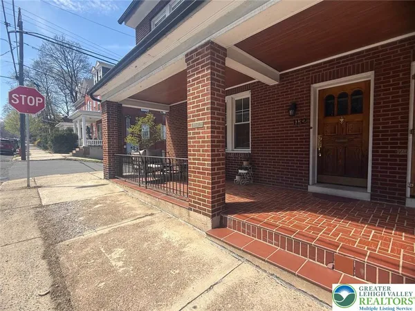 $1,800 | 1132 Mahantongo Street, Pottsville, PA 17901