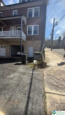 $1,800 | 1132 Mahantongo Street, Pottsville, PA 17901