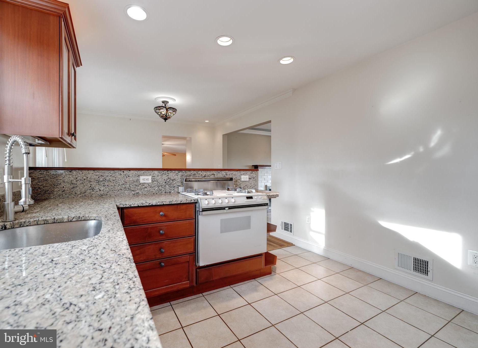 3305 Sharon Chapel Road Alexandria, VA 22310 - Photo 16 of 66 Kitchen