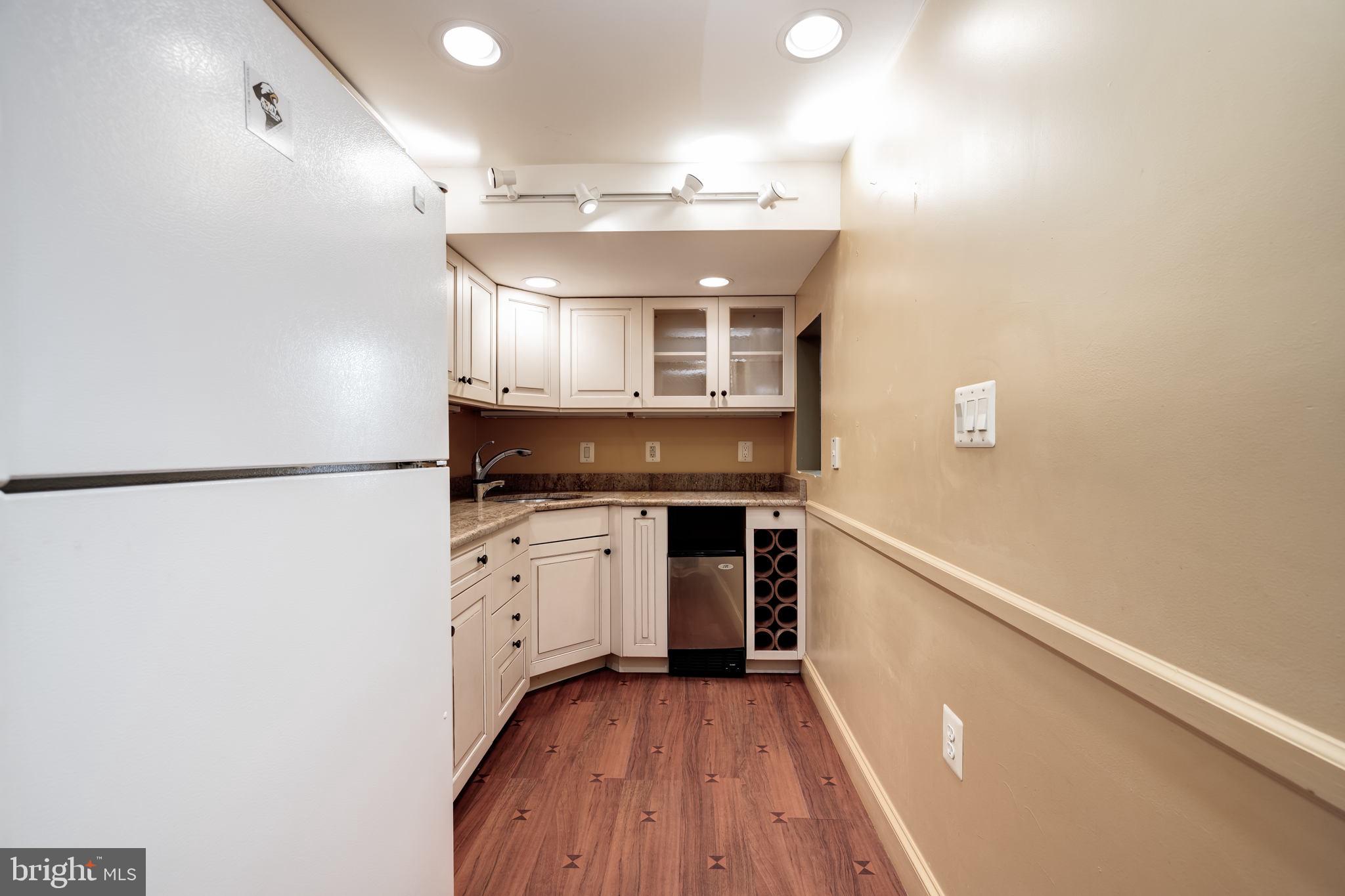 3305 Sharon Chapel Road Alexandria, VA 22310 - Photo 46 of 66 Kitchenette