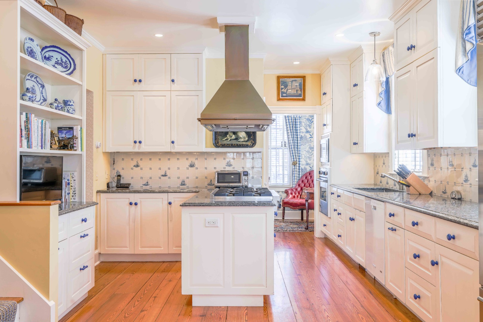 9 Pleasant Street Nantucket, MA 02554 - Photo 17 of 57