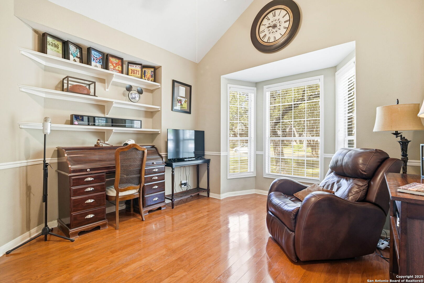 15 Inwood Point San Antonio, TX 78248 - Photo 14 of 27 a living room with furniture and a window
