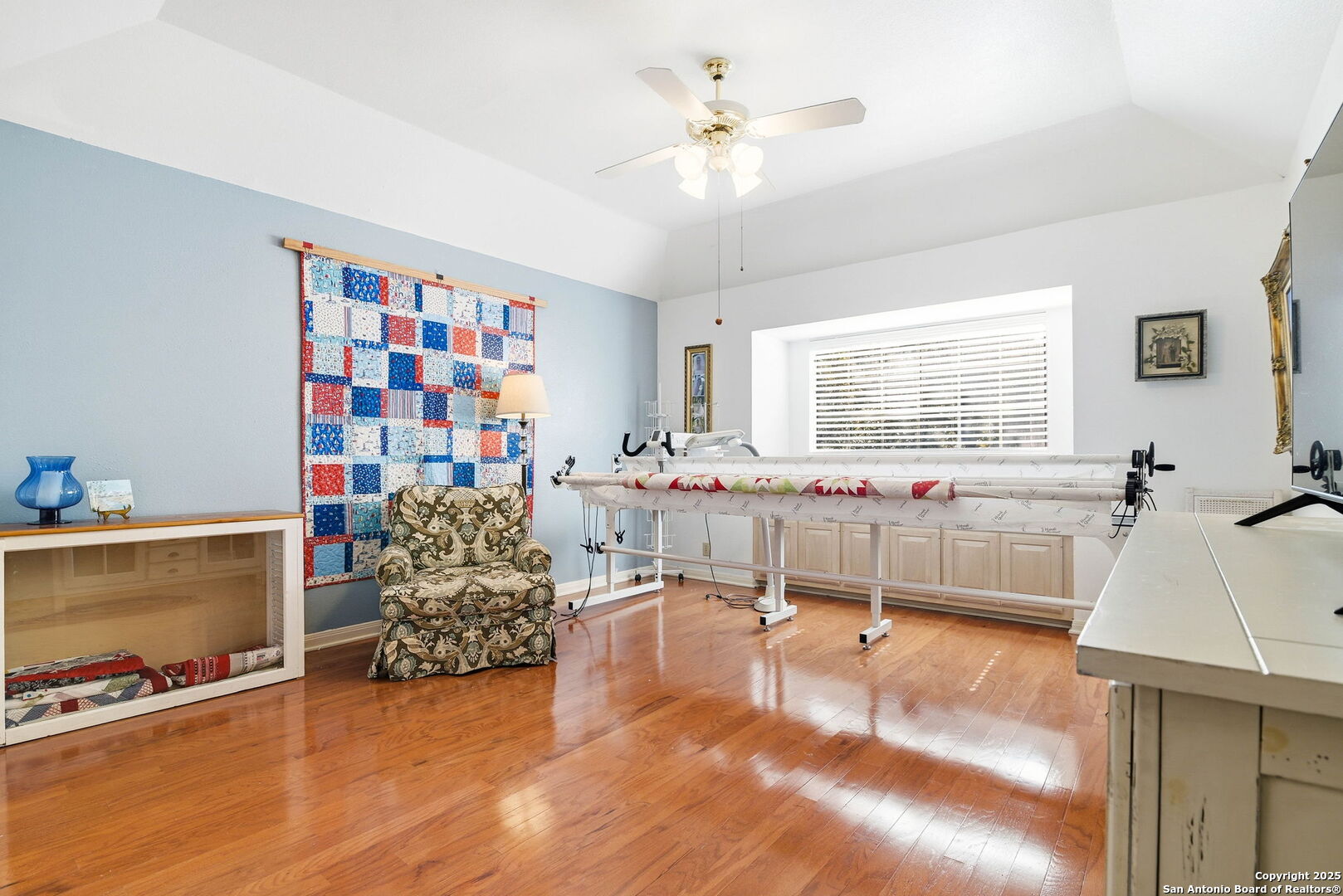 15 Inwood Point San Antonio, TX 78248 - Photo 19 of 27 a living room with furniture and a flat screen tv