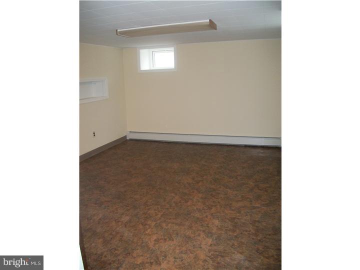 325 Rively Avenue Aldan, PA 19018 - Photo 14 of 17 Family Room