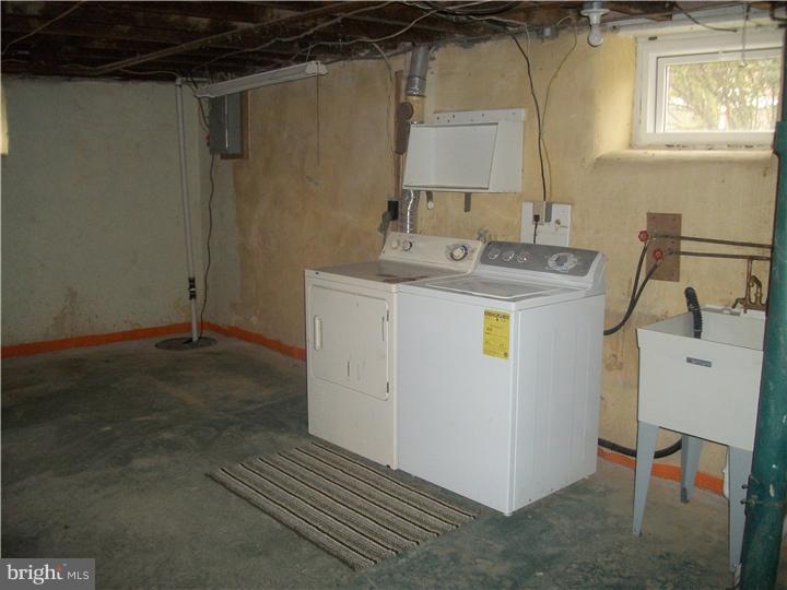 325 Rively Avenue Aldan, PA 19018 - Photo 15 of 17 Laundry Room
