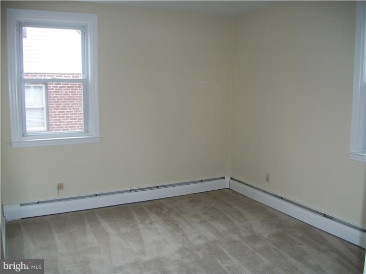325 Rively Avenue Aldan, PA 19018 - Photo 8 of 17 Bedroom - Main