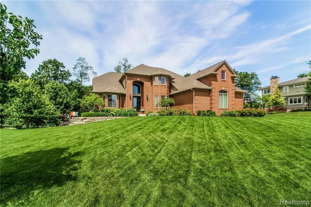 4906 Stonehenge Drive Rochester, MI 48306 - Photo 1 of 53