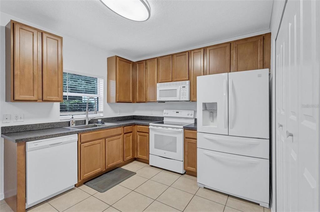 14952 Amberjack Terrace Lakewood Ranch, FL 34202 - Photo 2 of 29