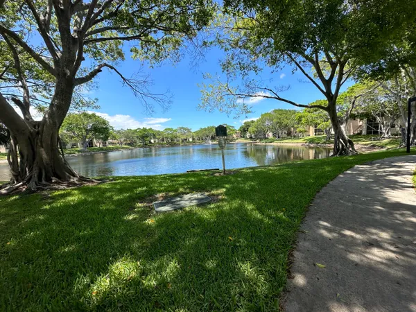 $2,050 | 641 Cypress Lake Boulevard, Unit P, Deerfield Beach, FL 33064
