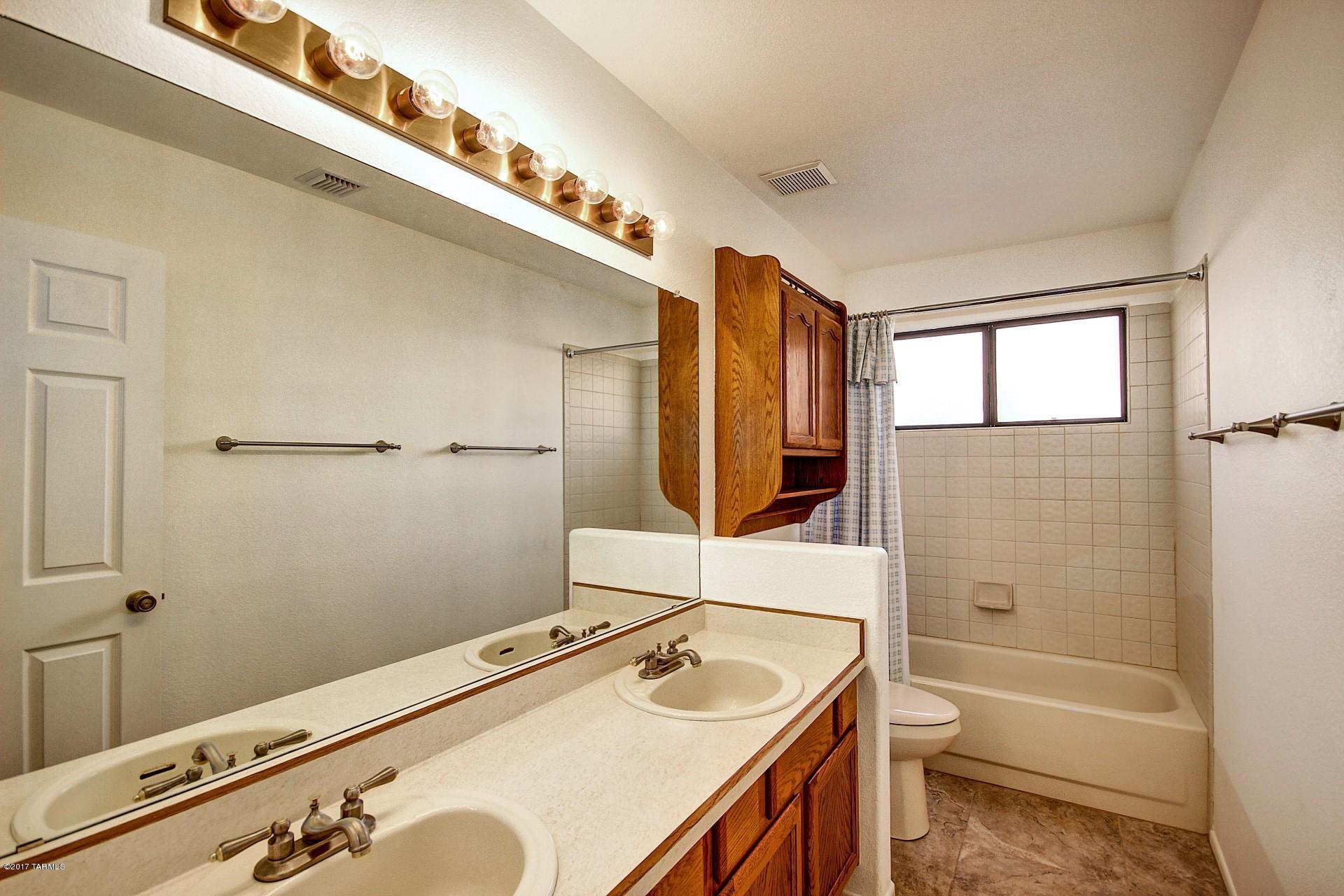 39 Marble Canyon Road Oro Valley, AZ 85755 - Photo 21 of 28