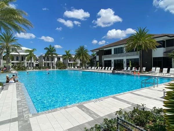 $3,300 | 4636 Northwest 84th Avenue, Unit 15, Doral, FL 33166