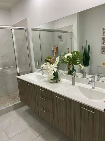$3,400 | 4636 Northwest 84th Avenue, Unit 15, Doral, FL 33166