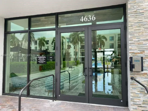 $3,300 | 4636 Northwest 84th Avenue, Unit 15, Doral, FL 33166