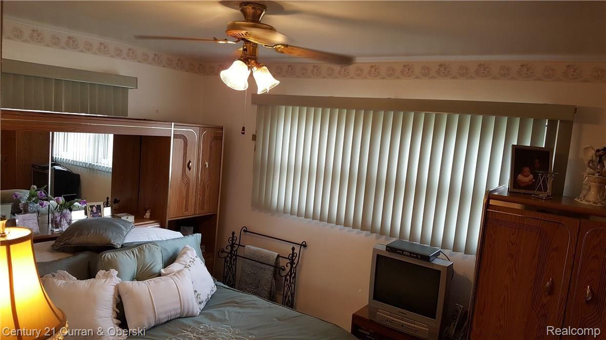 20271 Burt Road Detroit, MI 48219 - Photo 14 of 41 MASTER BDRM