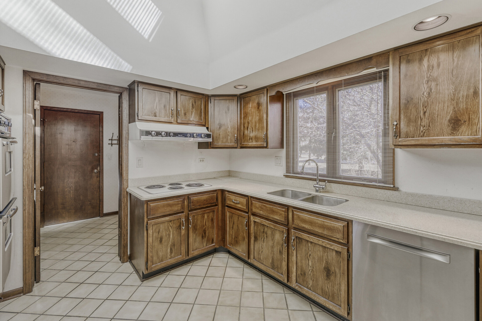 2113 Greenock Street Inverness, IL 60067 - Photo 11 of 36 Gallery Image 11
