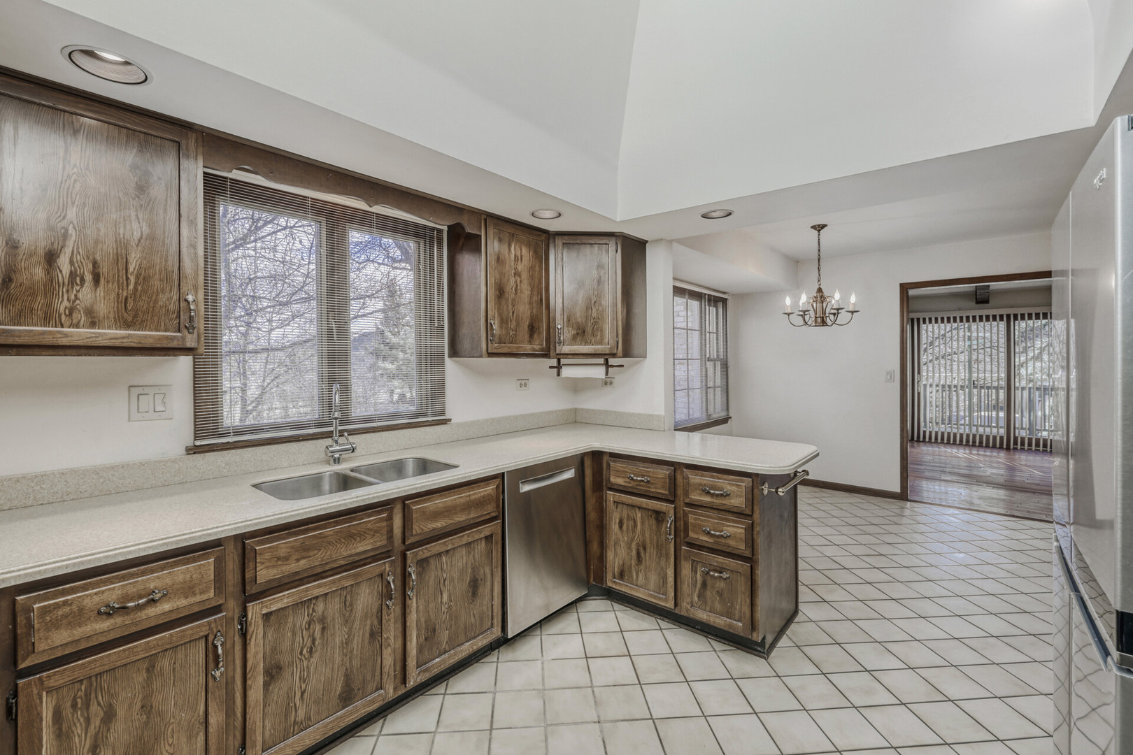 2113 Greenock Street Inverness, IL 60067 - Photo 12 of 36 Gallery Image 12