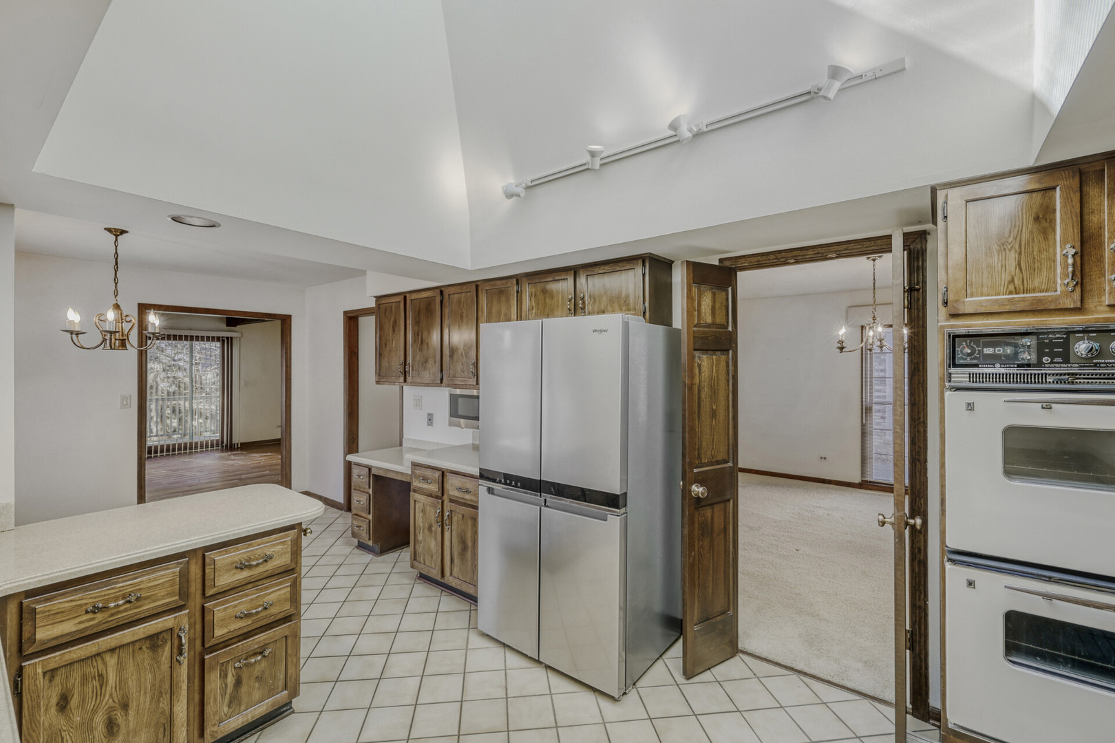 2113 Greenock Street Inverness, IL 60067 - Photo 13 of 36 Gallery Image 13