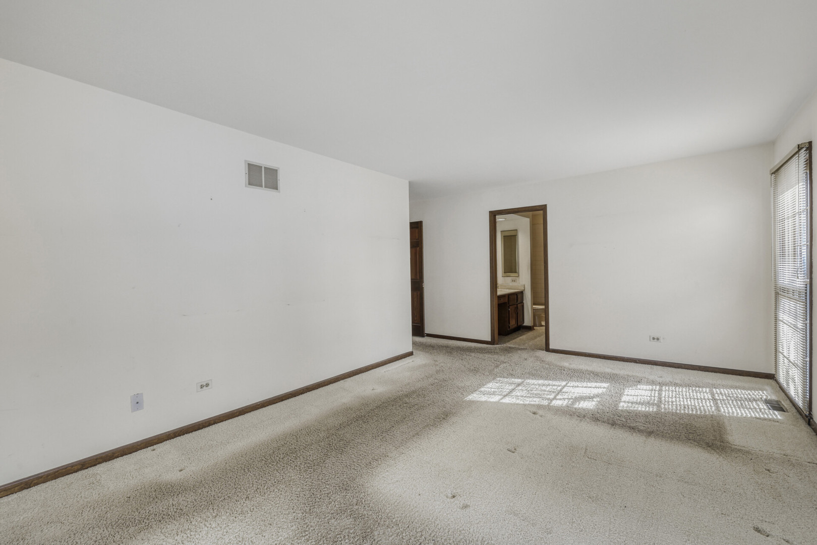 2113 Greenock Street Inverness, IL 60067 - Photo 21 of 36 Gallery Image 21