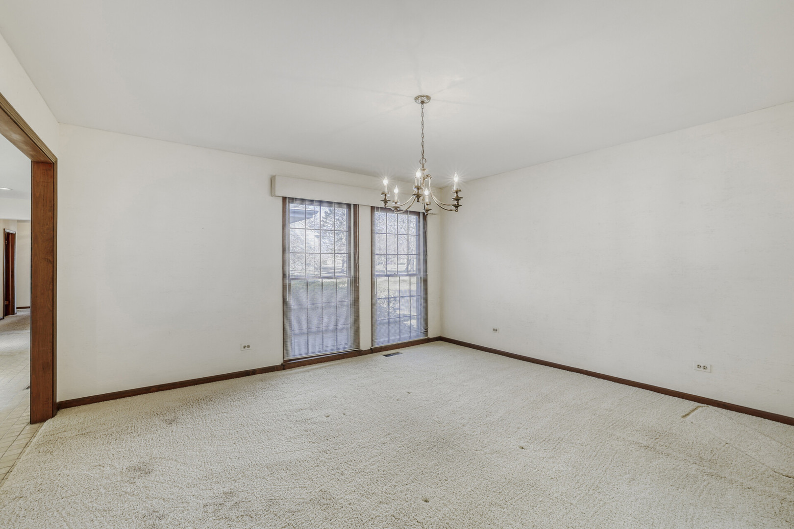 2113 Greenock Street Inverness, IL 60067 - Photo 8 of 36 Gallery Image 8