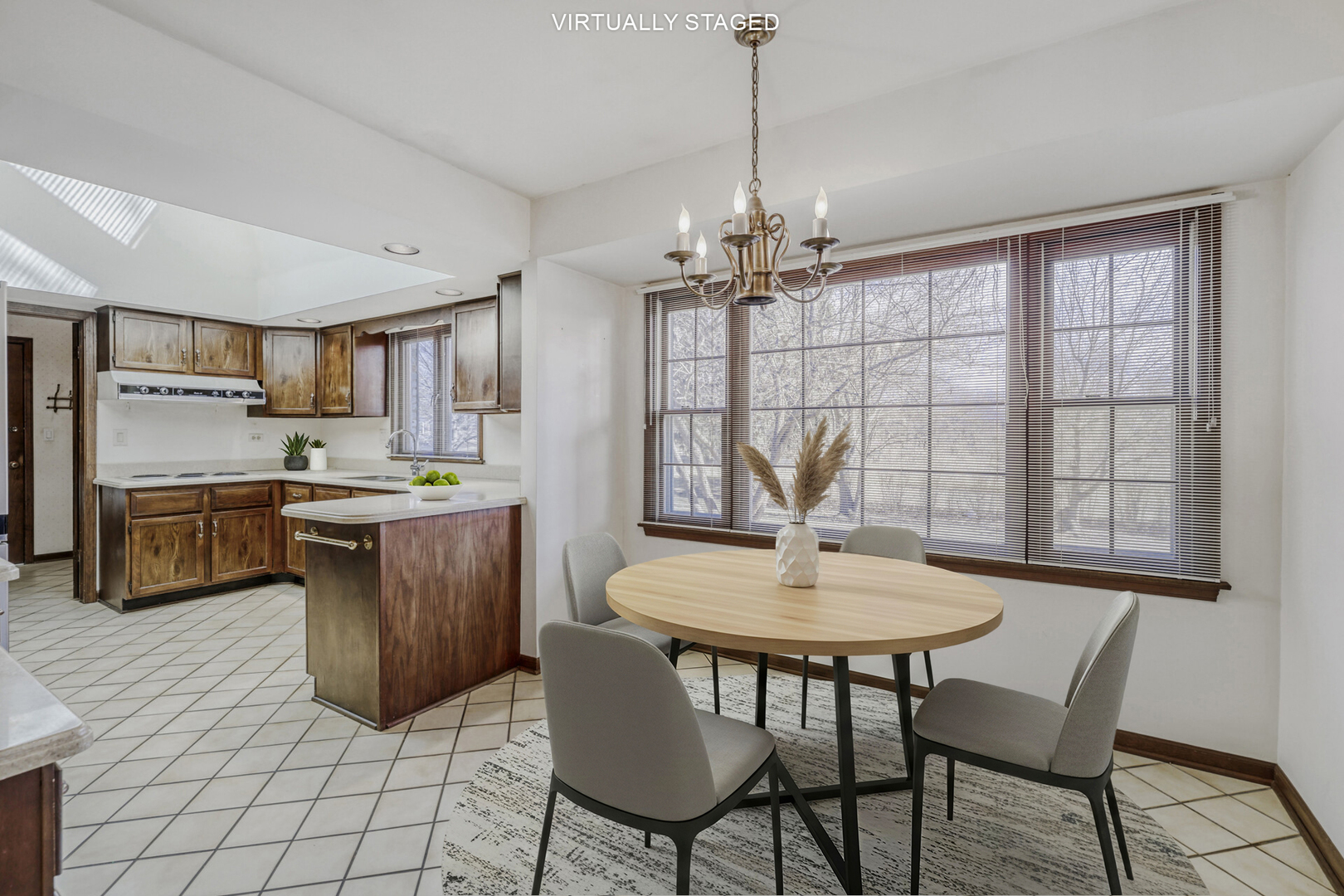 2113 Greenock Street Inverness, IL 60067 - Photo 9 of 36 Gallery Image 9