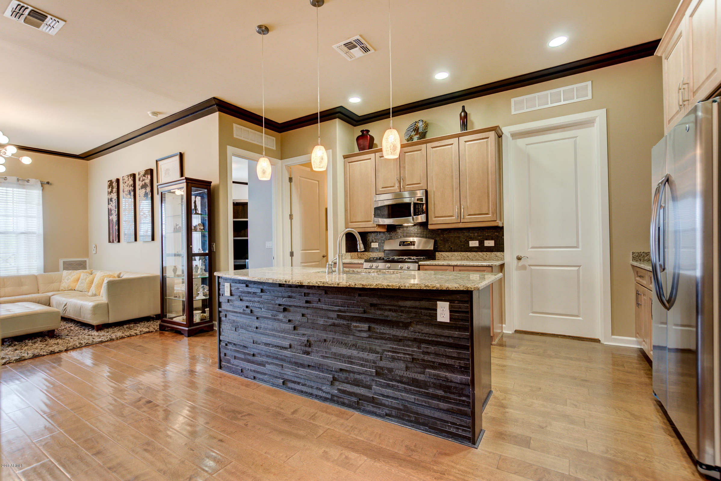 7291 North Scottsdale Road, Unit 4006 Paradise Valley, AZ 85253 - Photo 5 of 33 006_Kitchen