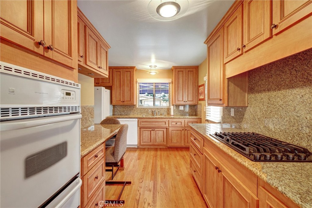 17230 Bonham Avenue Carson, CA 90746 - Photo 9 of 25