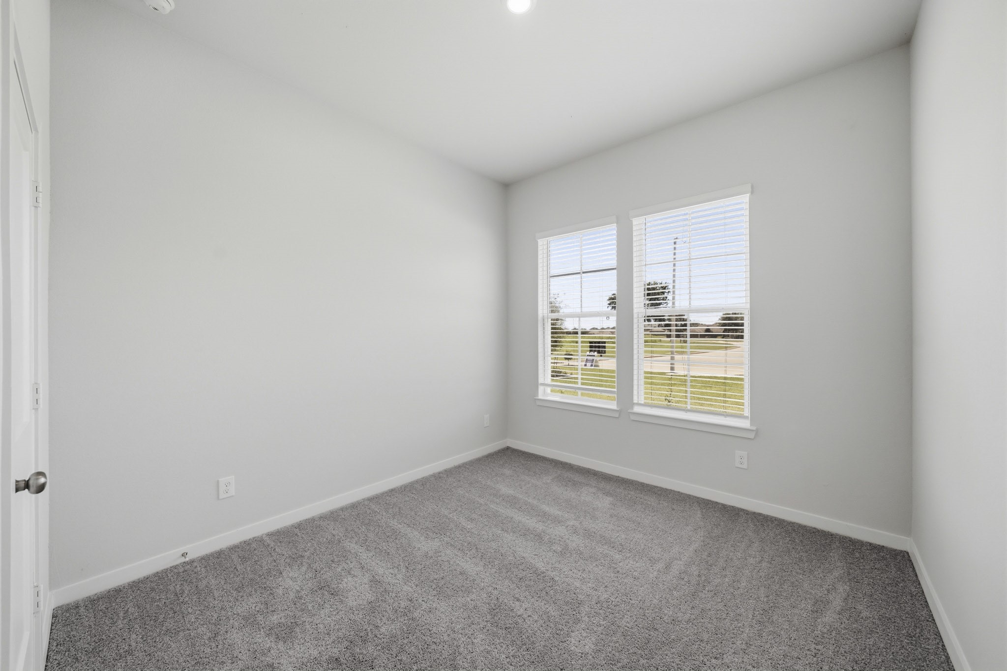 1568 Elm Place Angleton, TX 77515 - Photo 5 of 24 Gallery Image 5
