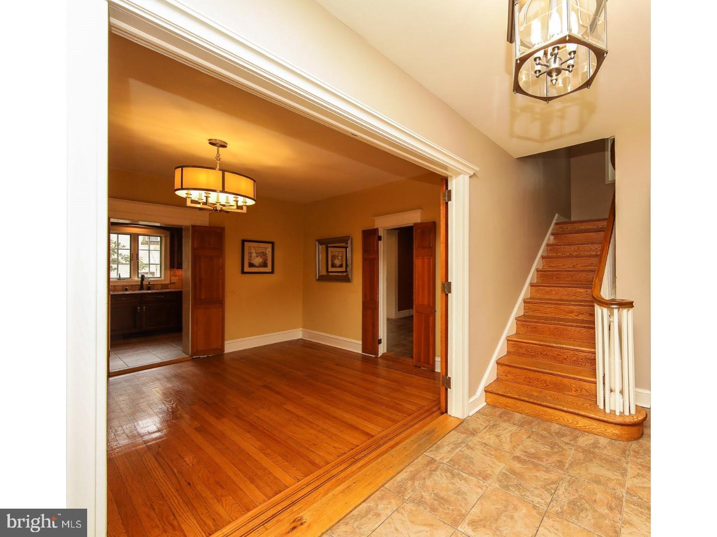 644 Arbor Road Cheltenham, PA 19012 - Photo 2 of 25 Foyer