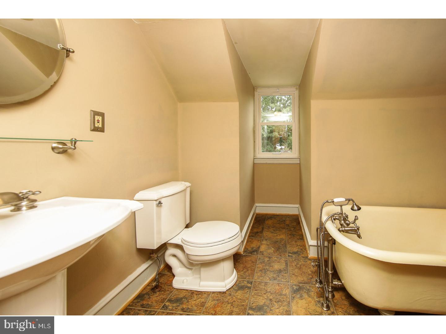 644 Arbor Road Cheltenham, PA 19012 - Photo 19 of 25 Bathroom