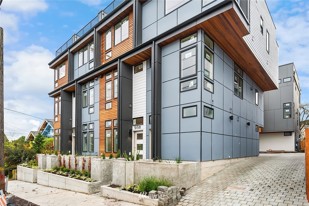 515 North 48th Street Seattle, WA 98103 - Photo 1 of 24