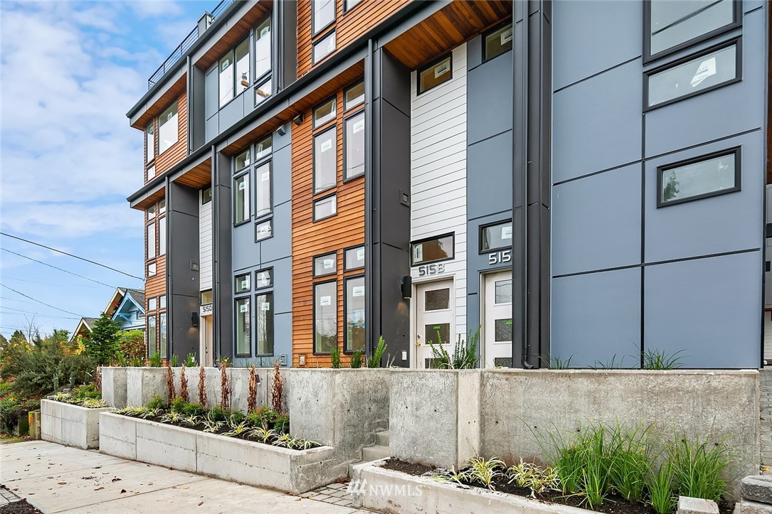 515 North 48th Street Seattle, WA 98103 - Photo 2 of 24