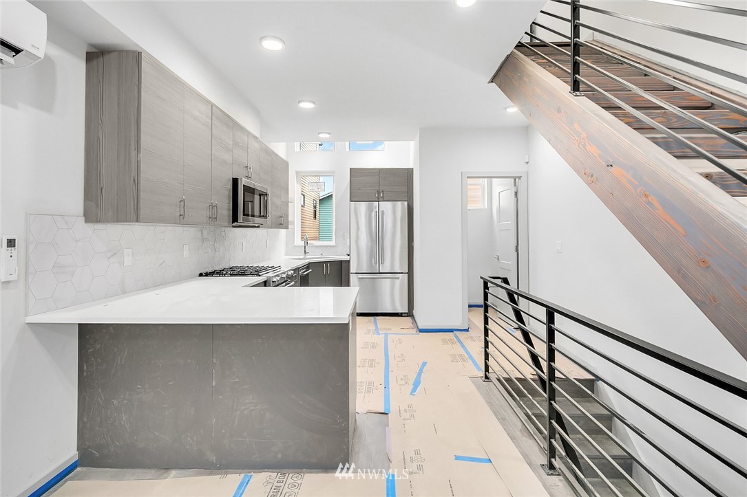 515 North 48th Street Seattle, WA 98103 - Photo 5 of 24